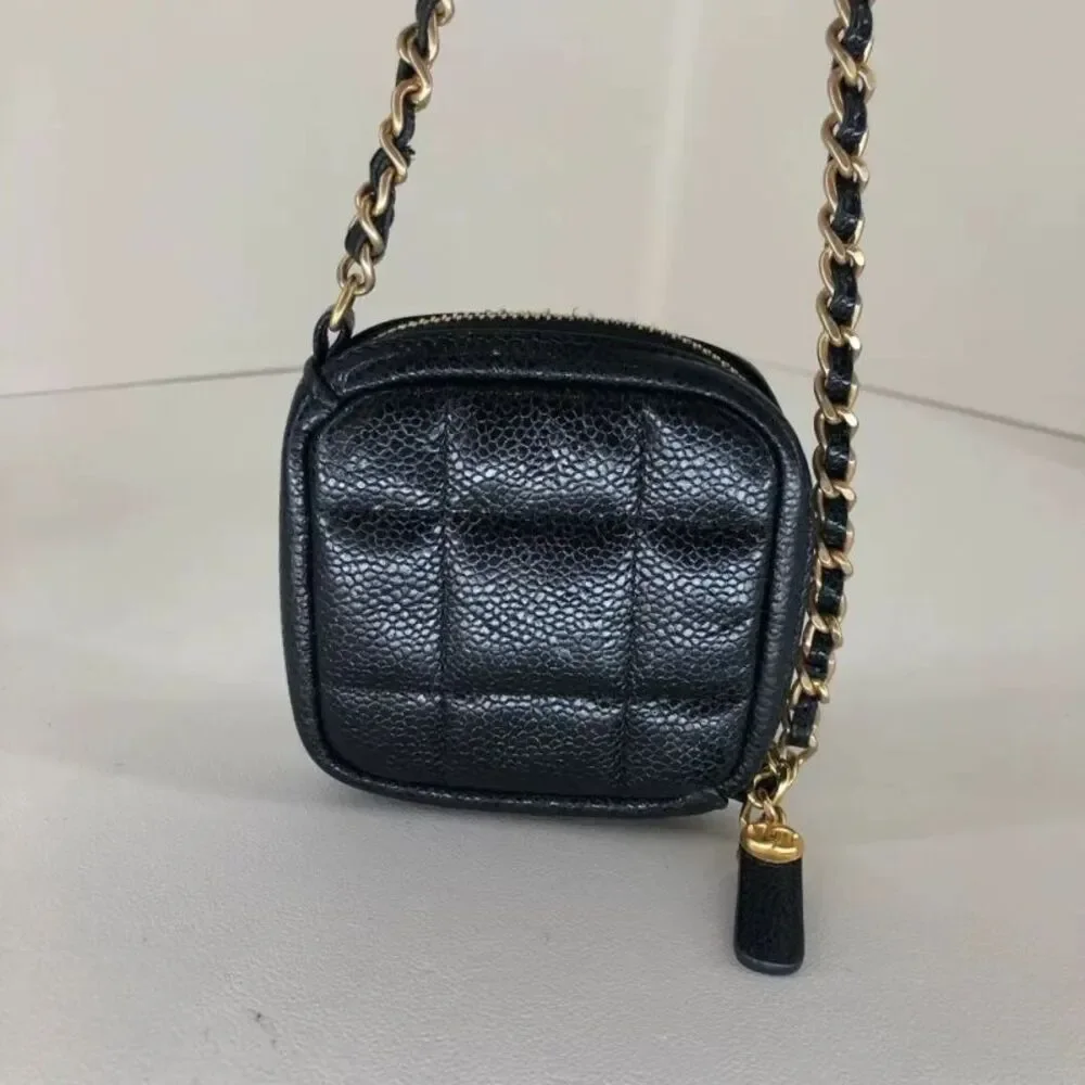 CHANEL brand color